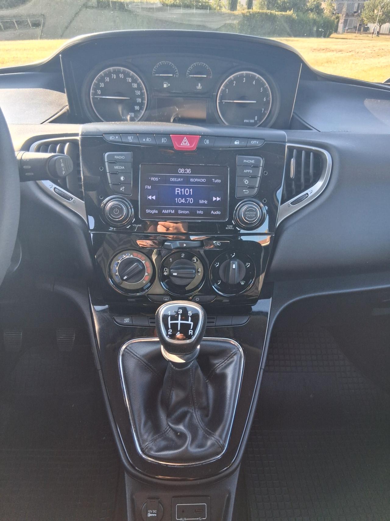Lancia Ypsilon 1.2 69 CV 5 porte Gold