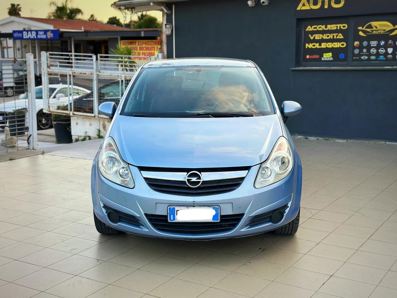 Opel Corsa 1.2 3 porte Club Garanzia 12 Mesi