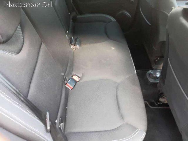 RENAULT Clio Clio 1.2 16v Zen 75cv 5p - FK670YB