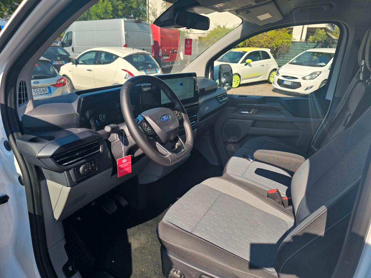 Ford Tourneo Courier custom titanium