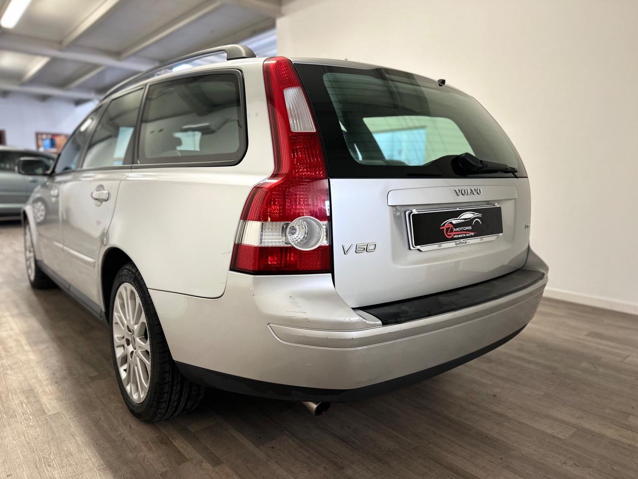 Volvo V50 2.4 D5 cat aut. Momentum AUTOMATICA