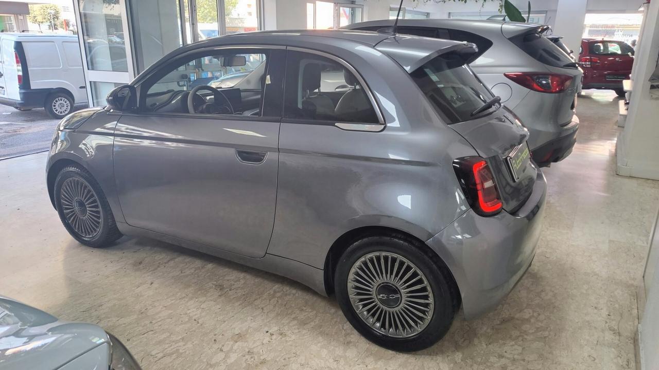 Fiat 500e Berlina 42 kWh