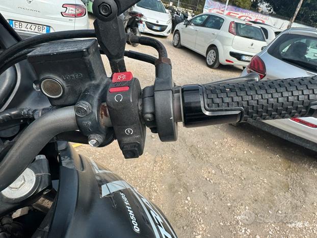 Honda transalp cc650 con un anno di assicurazione