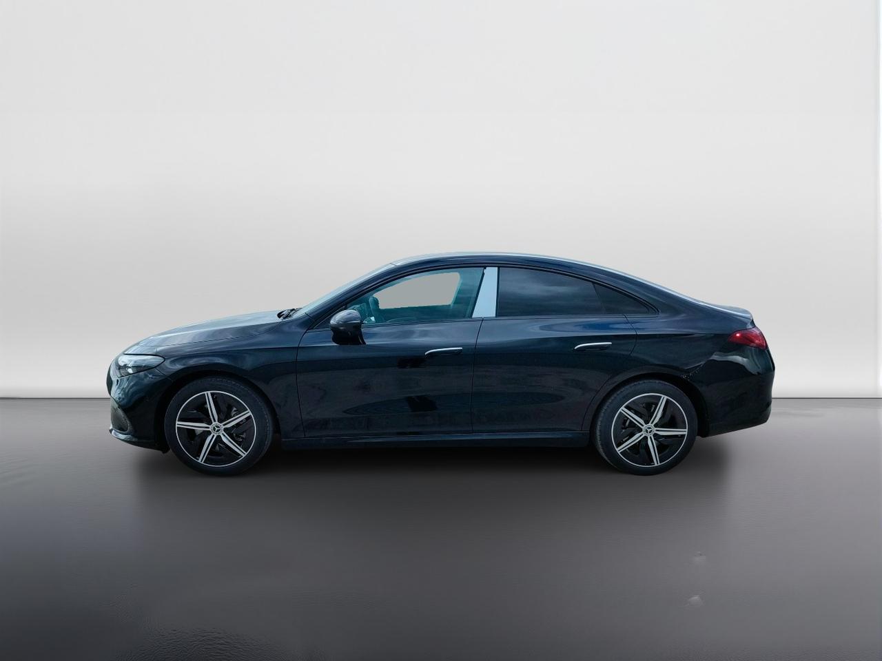 Mercedes-Benz CLA 250+ con tecnologia EQ