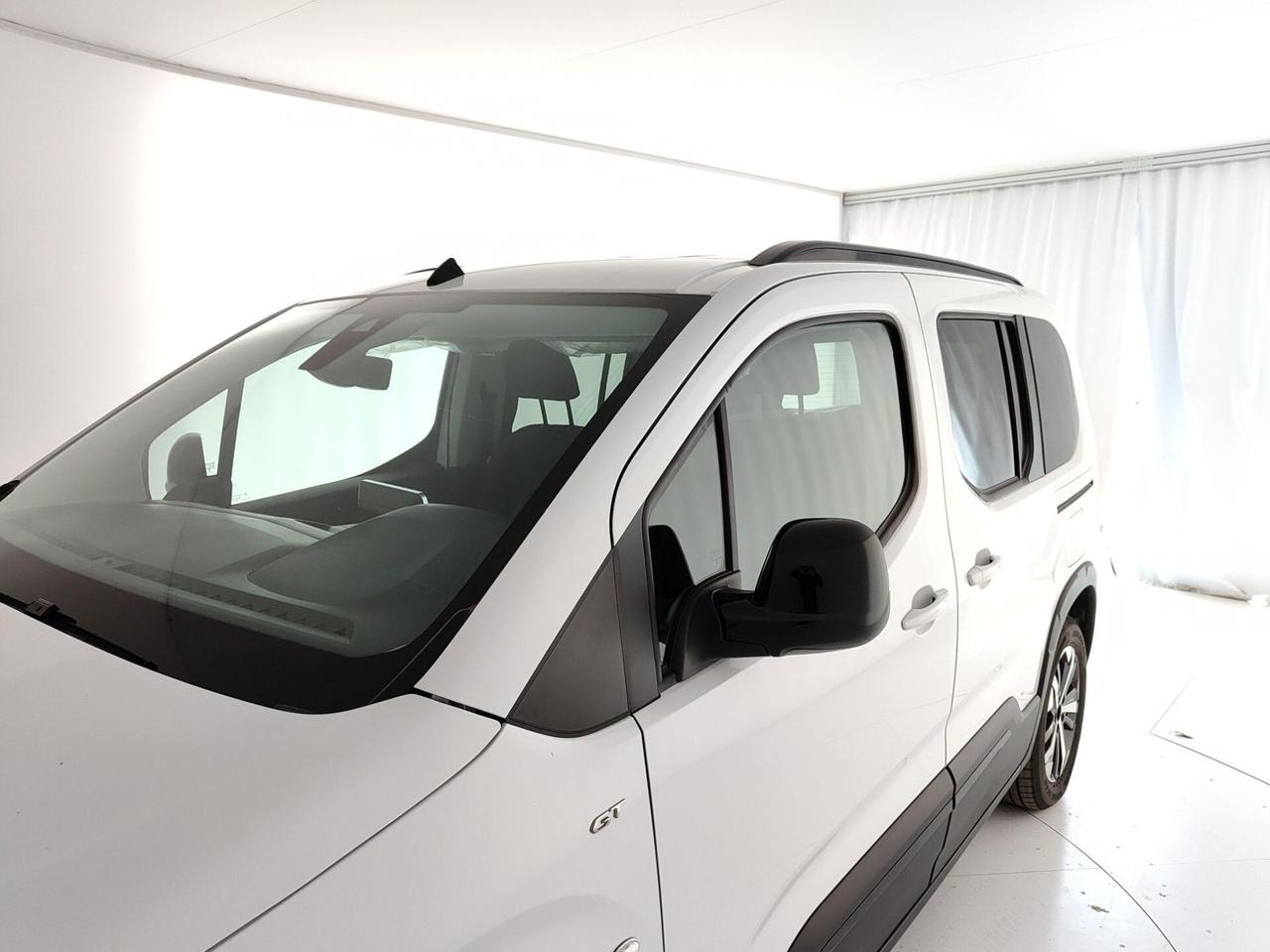 Peugeot Rifter e-Rifter motore elettrico 136 CV 50kWh GT Standard