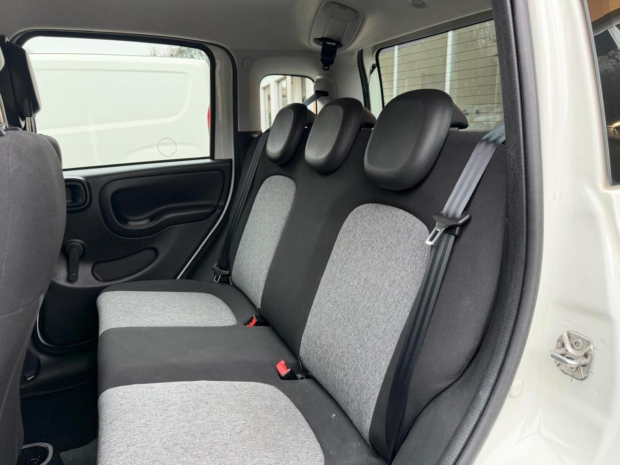Fiat Panda 1.2 Lounge 5 POSTI NEOPATENTATI
