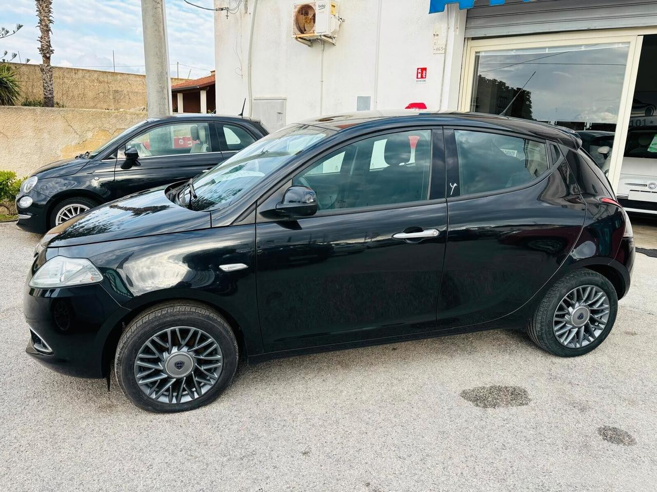 Lancia Ypsilon 1.2 69 CV 5 porte S&S Gold