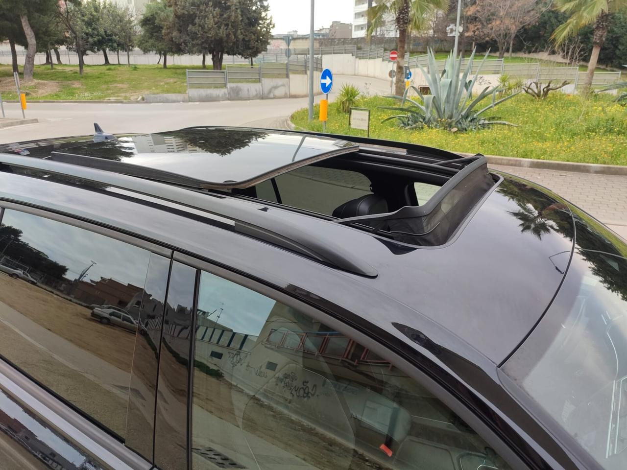 Volkswagen Tiguan 2.0 TDI 150 CV DSG R-Line TETTO APRIBILE