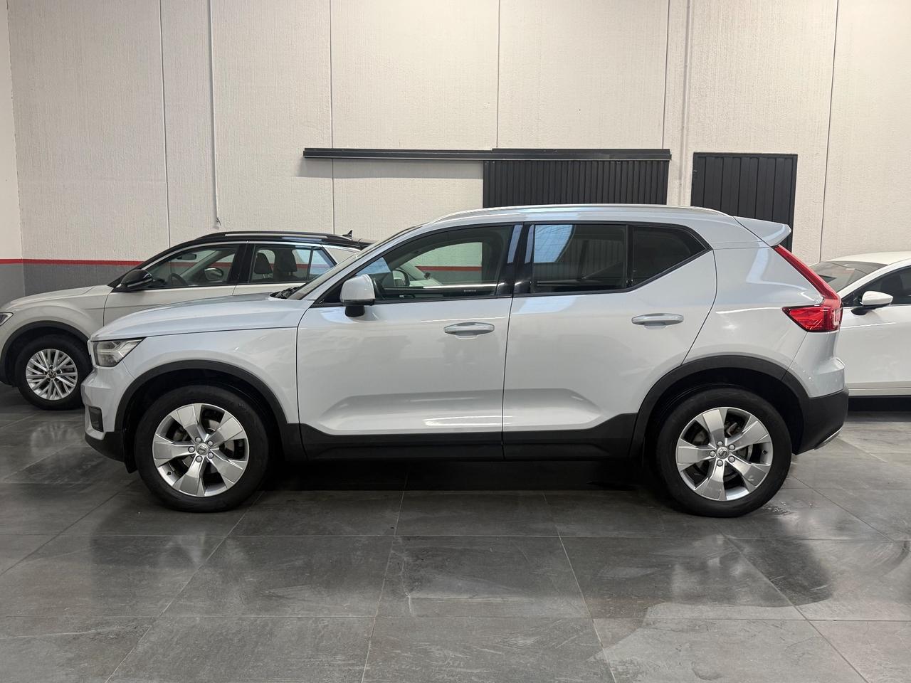 Volvo XC40 T2 Momentum Core