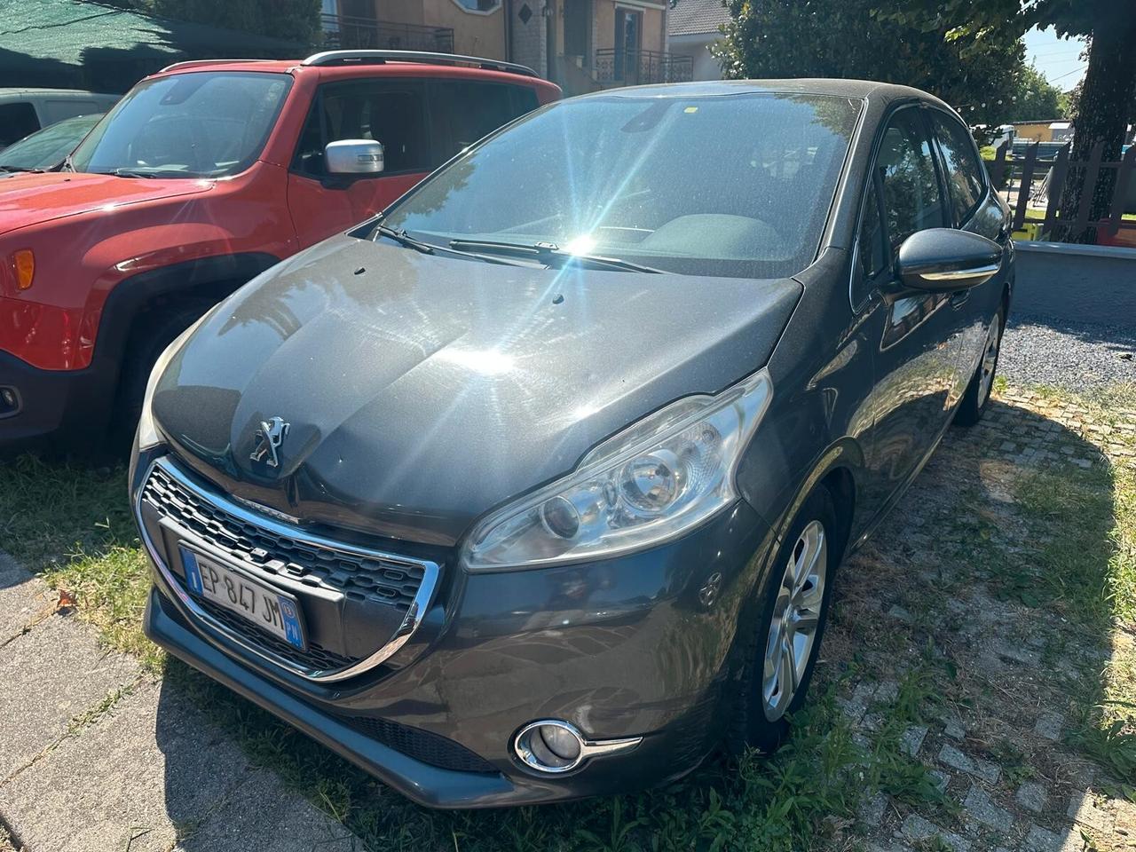 Peugeot 208 e-HDi Stop&Start Allure AUTO DESTINATA A COMMERCIANTI E OPERATORI DEL SETTORE