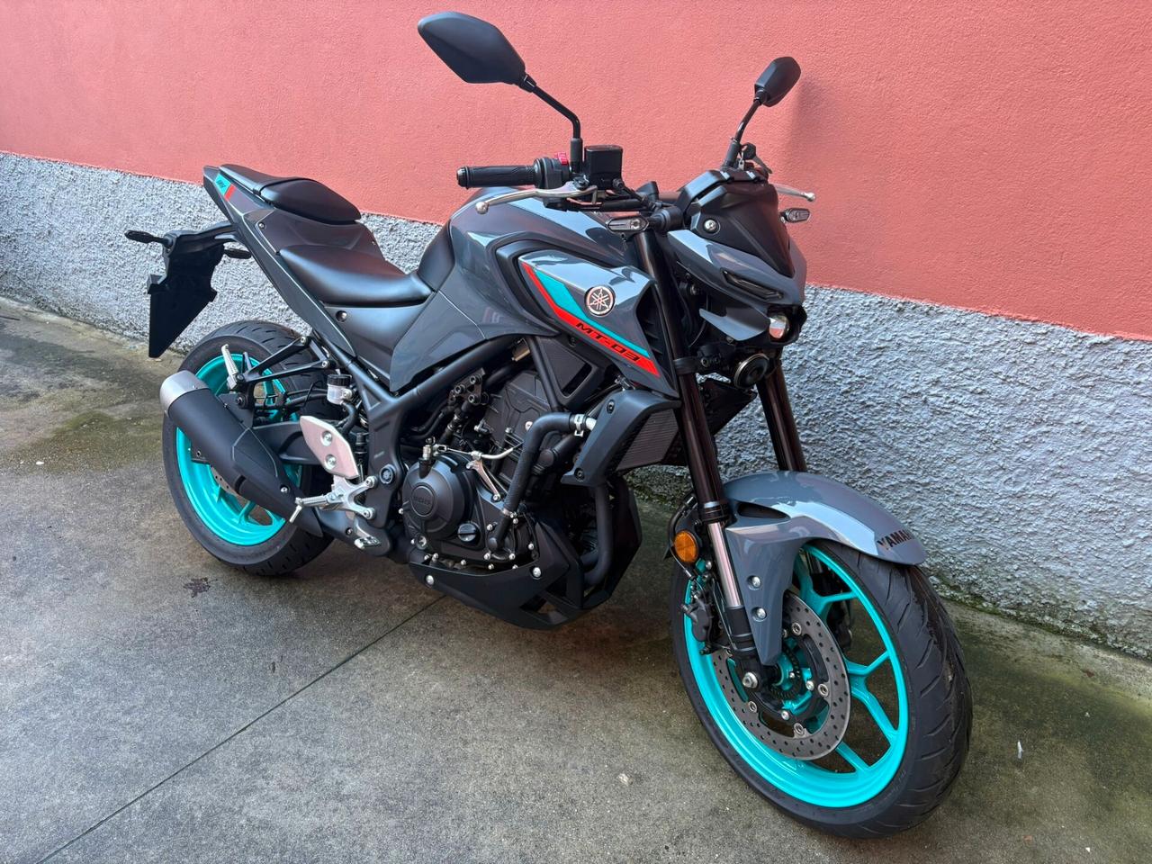 Yamaha MT-03 MT 03 CIANO GREY