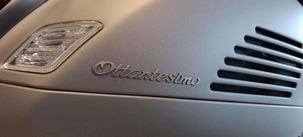 Vespa 310 GTS hpe Edizione Ottantesimo 80 TH