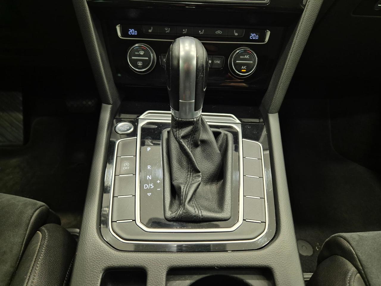 Volkswagen Passat Variant 2.0 tdi Highline 150cv dsg - ACC/Lim - Carplay - Sens. Park.