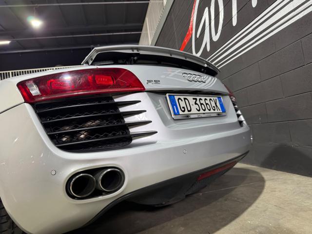AUDI R8 4.2 V8 FSI QUATTRO R TRONIC