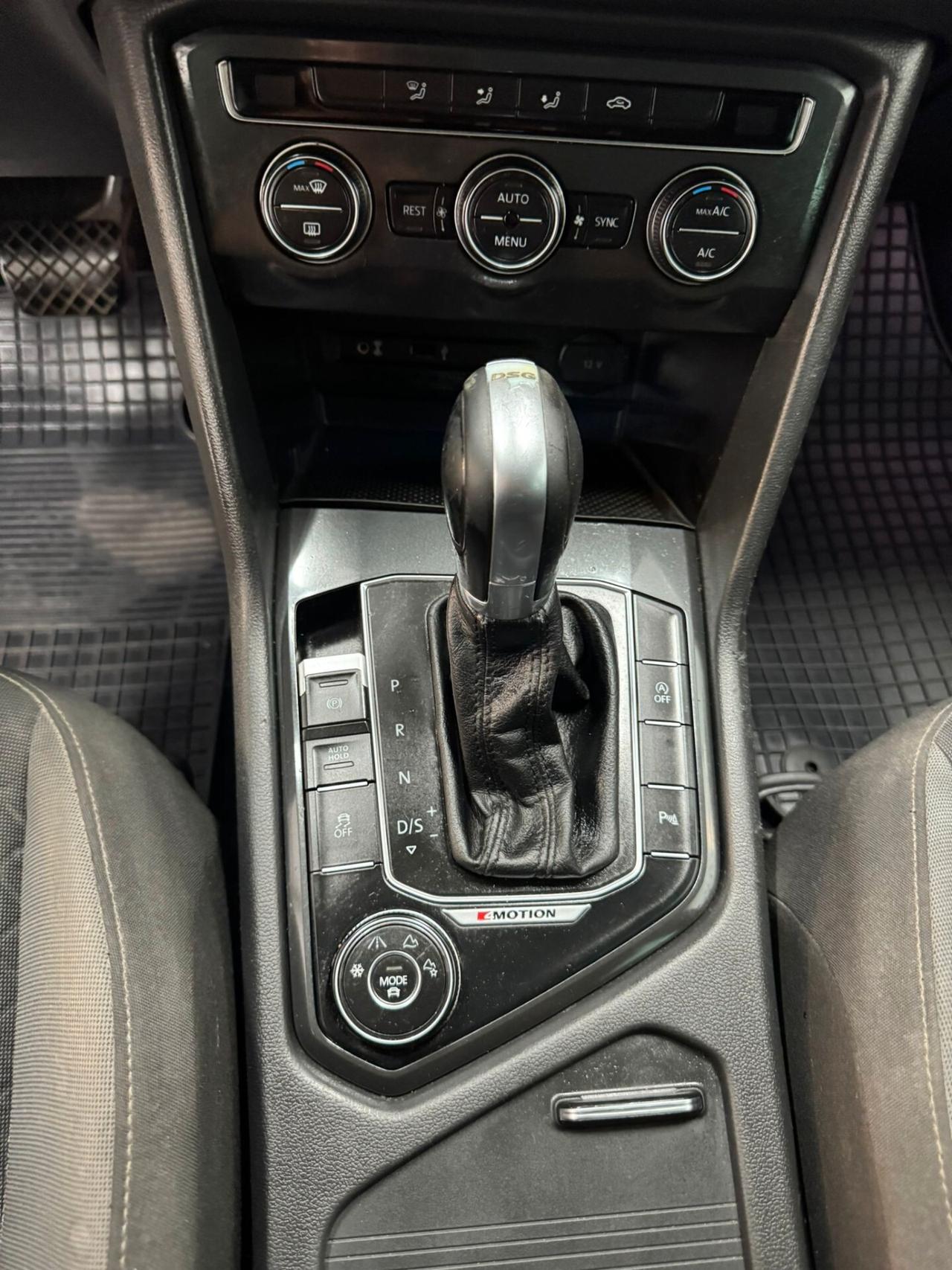 Volkswagen Tiguan 2.0 TDI SCR DSG 4MOTION Business BMT