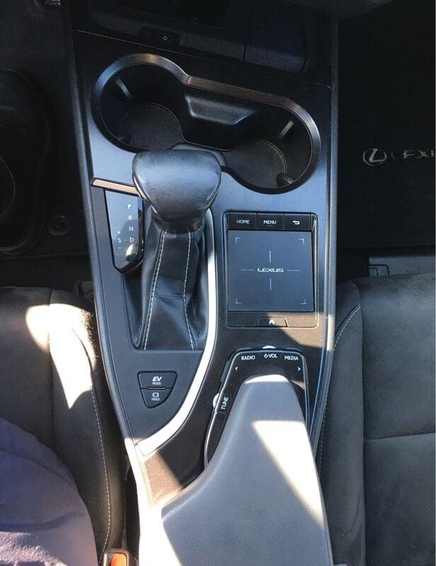 Lexus UX Hybrid Premium