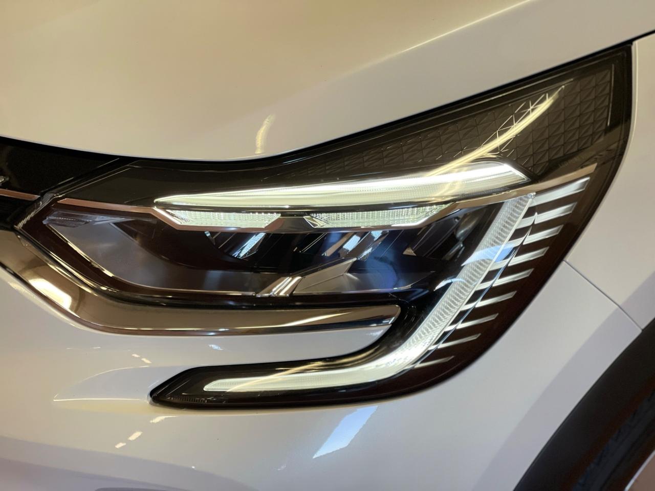 Renault Captur Plug-in Hybrid 160 CV Intens solo 8700km