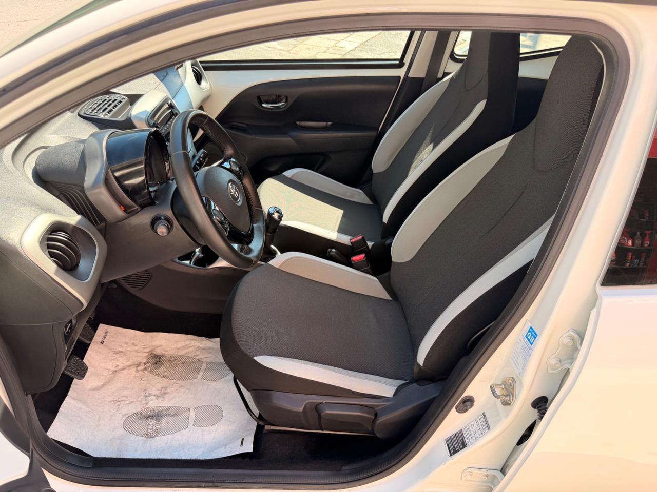 TOYOTA AYGO 1.0 X PLAY NEOPATENTATI