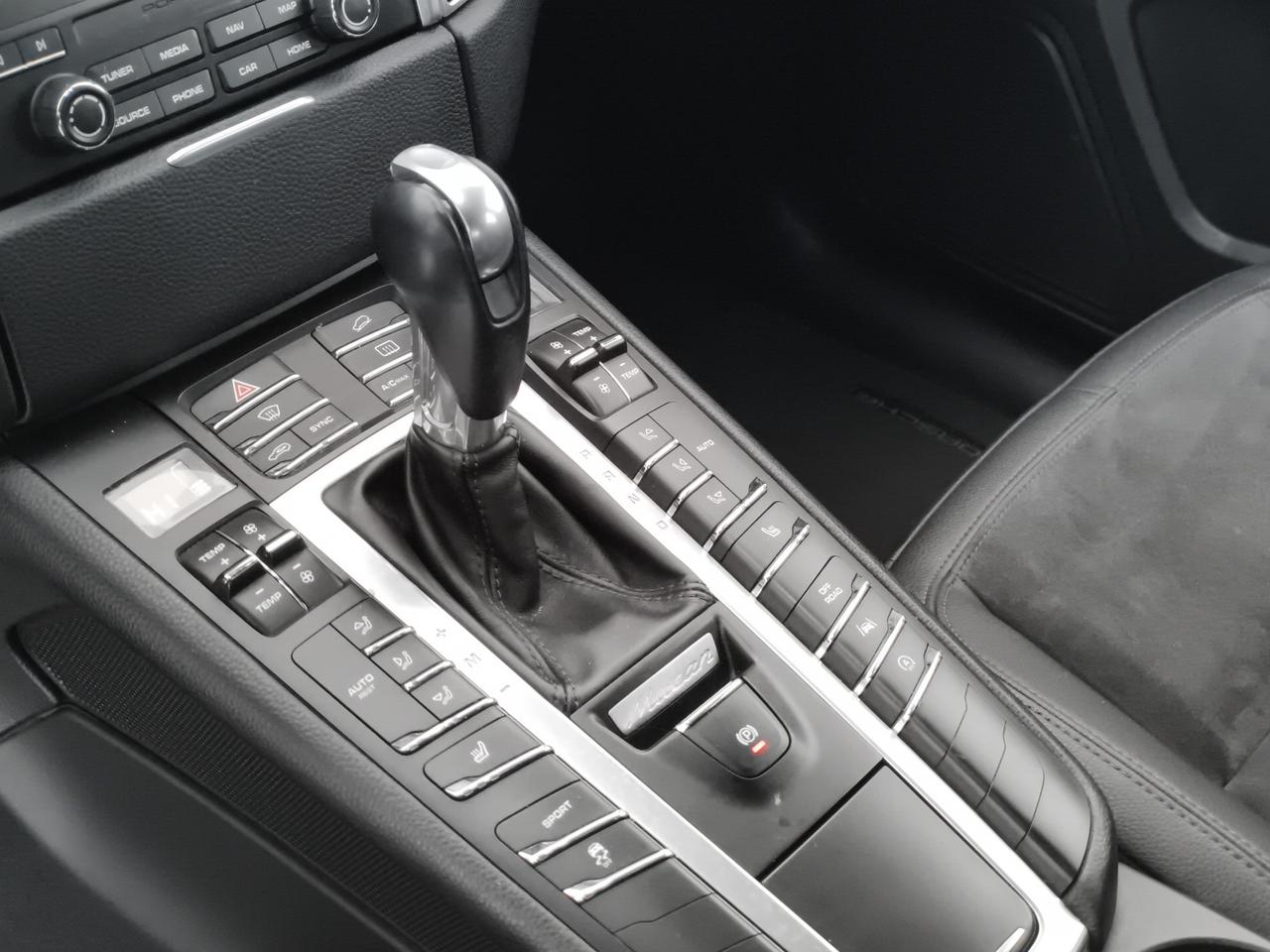 Porsche Macan 2.0 252cv