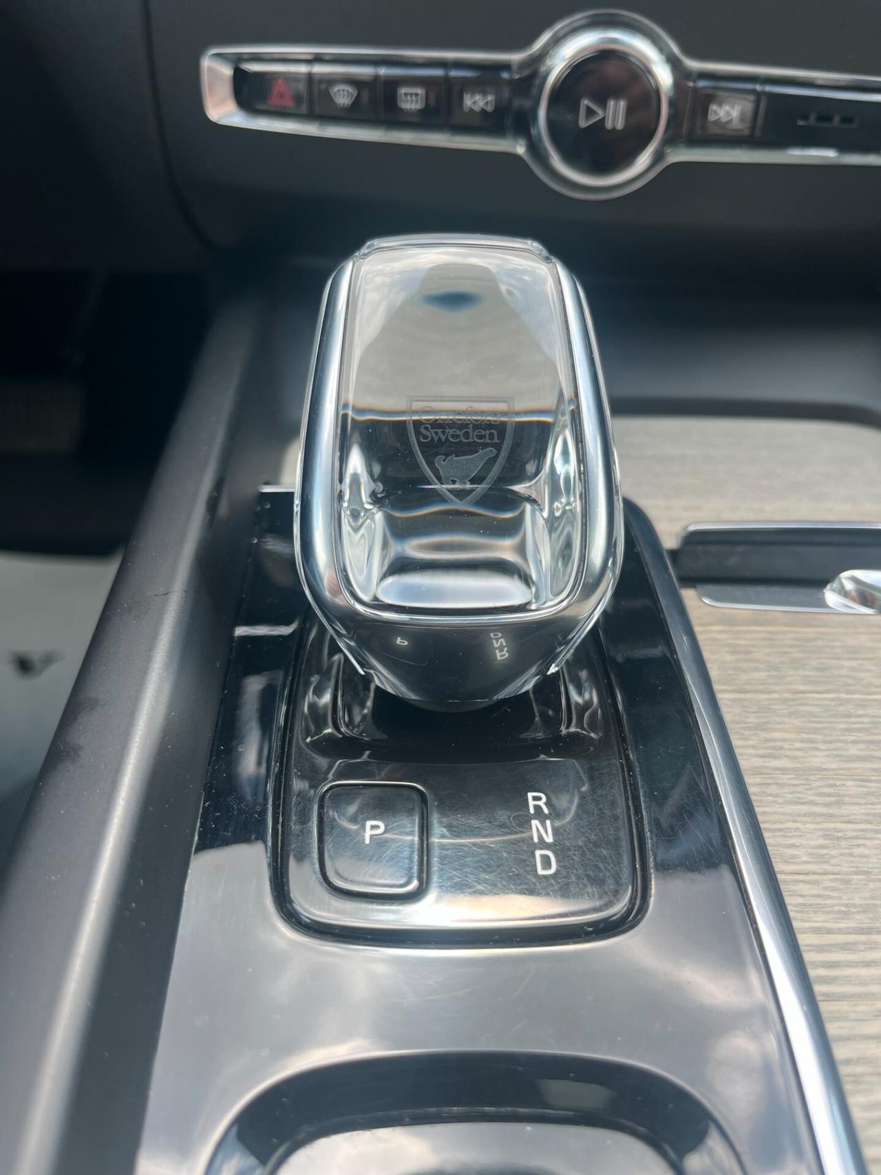 Volvo XC 60 XC60 B4 (d) AWD Geartronic Momentum Pro