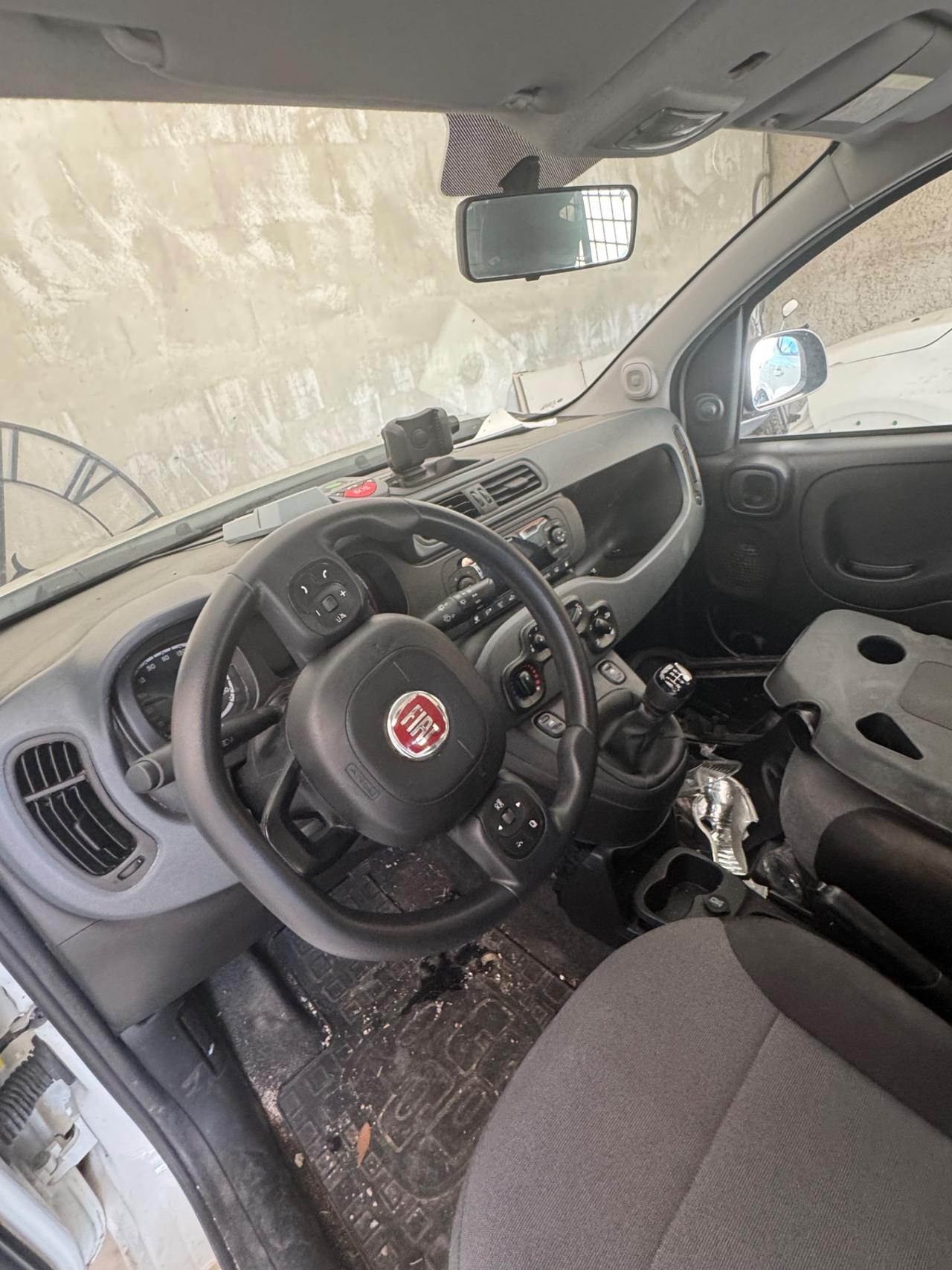 Fiat Panda metano Van 2 posti incidentata