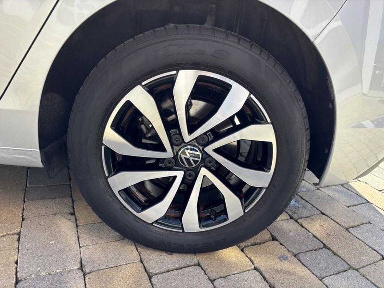 Volkswagen Golf 1.0 eTSI EVO DSG Active NAVI-LED-16"