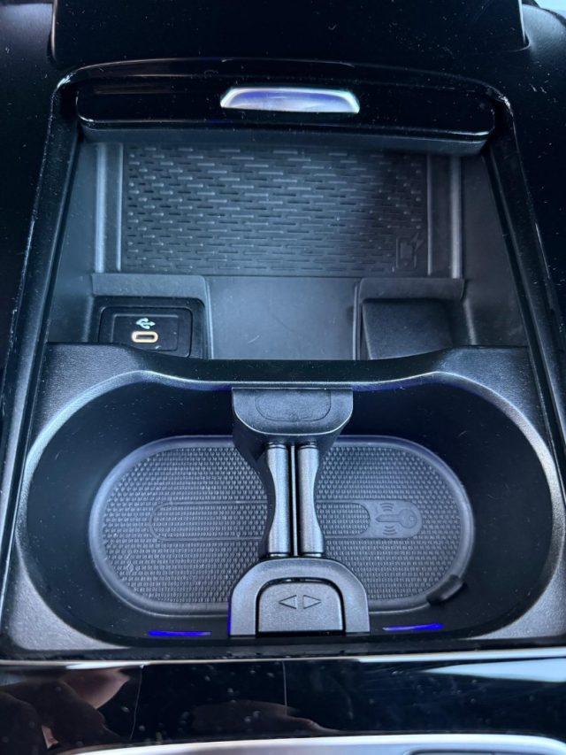 MERCEDES-BENZ A 200 163cv AMG Line Premium NIGHT PACK-19"-IVA ESP