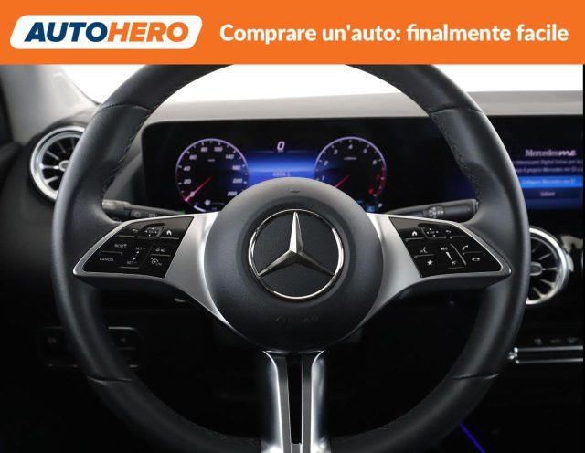MERCEDES-BENZ GLA 180 Automatic Progressive Advanced