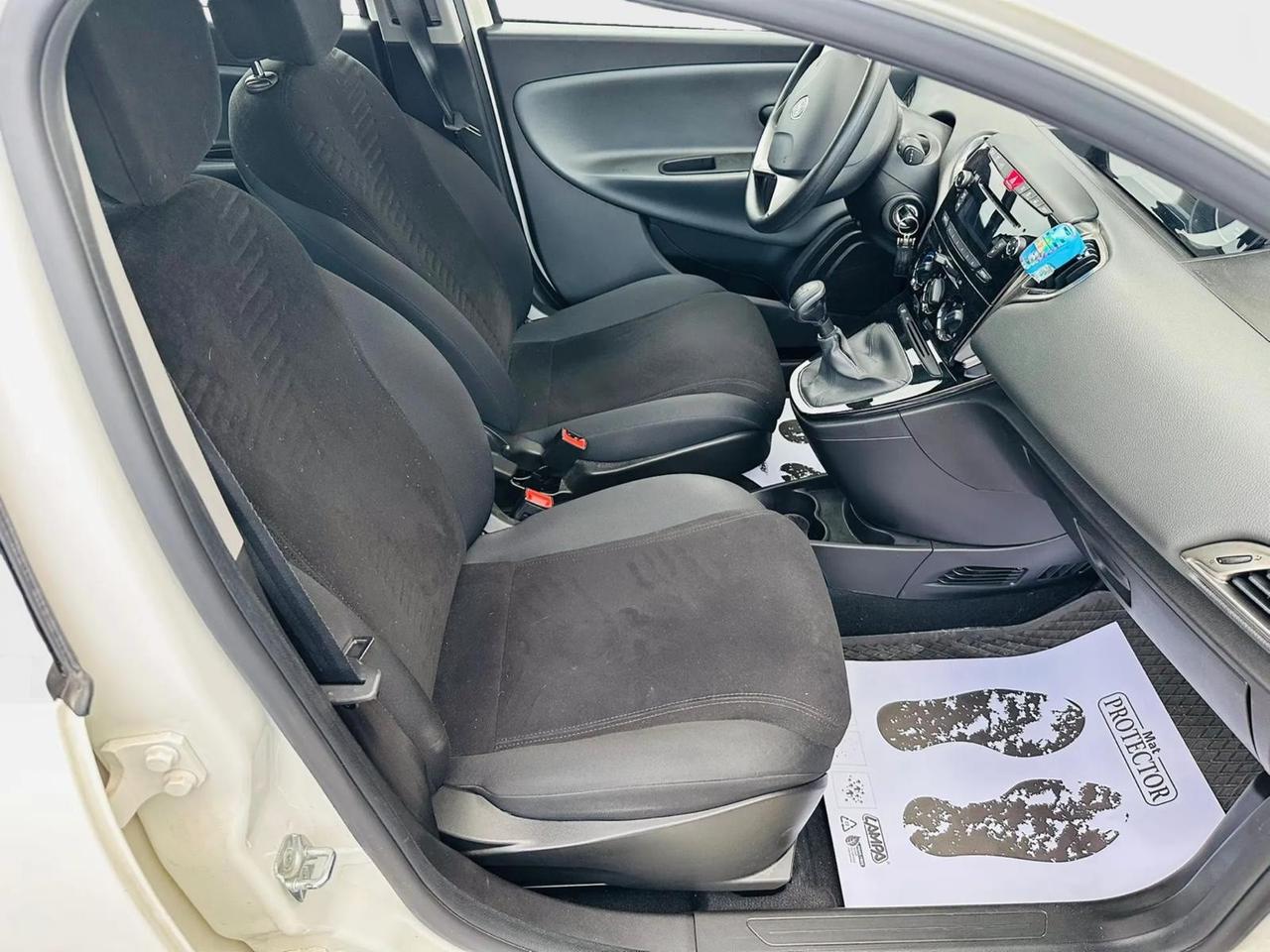 Lancia Ypsilon 0.9 benzina 2015 48.000km neo
