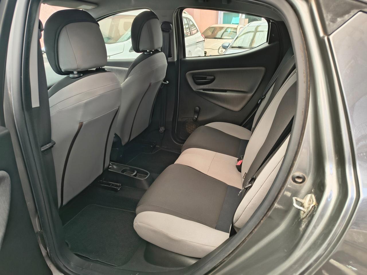 Lancia Ypsilon 1.2 69 CV 5 porte S&S Platinum