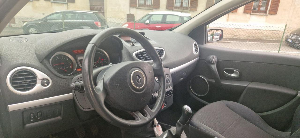 RENAULT Clio 1.2 16V 5 porte Le Iene