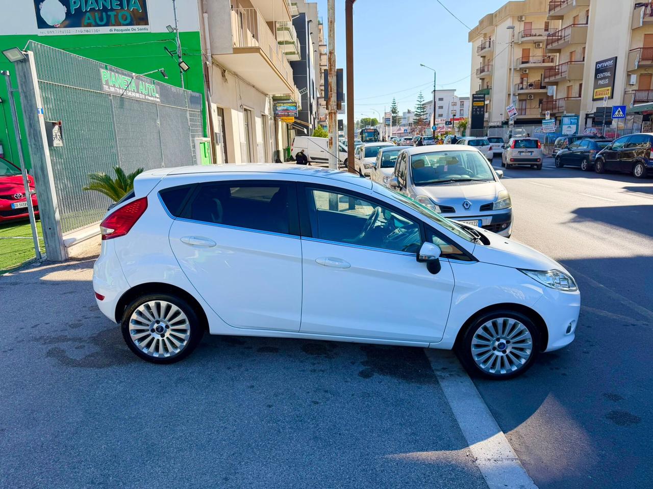 Ford Fiesta Fiesta+ 1.2 82CV 5 porte - Anno 2010 - NEOPATENTATO