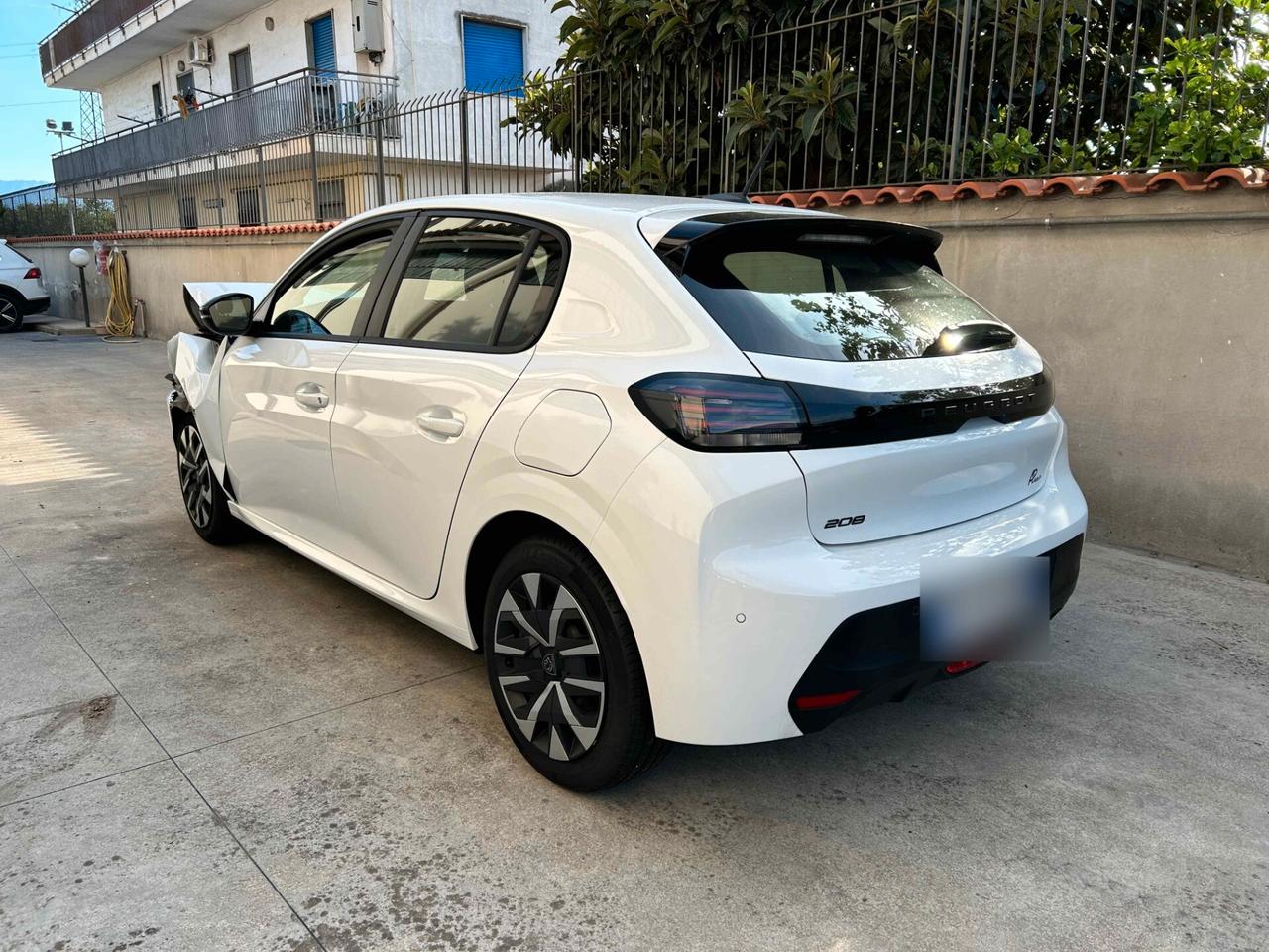 Peugeot 208 1.2 Benzina 75CV - 2024 Incidentata
