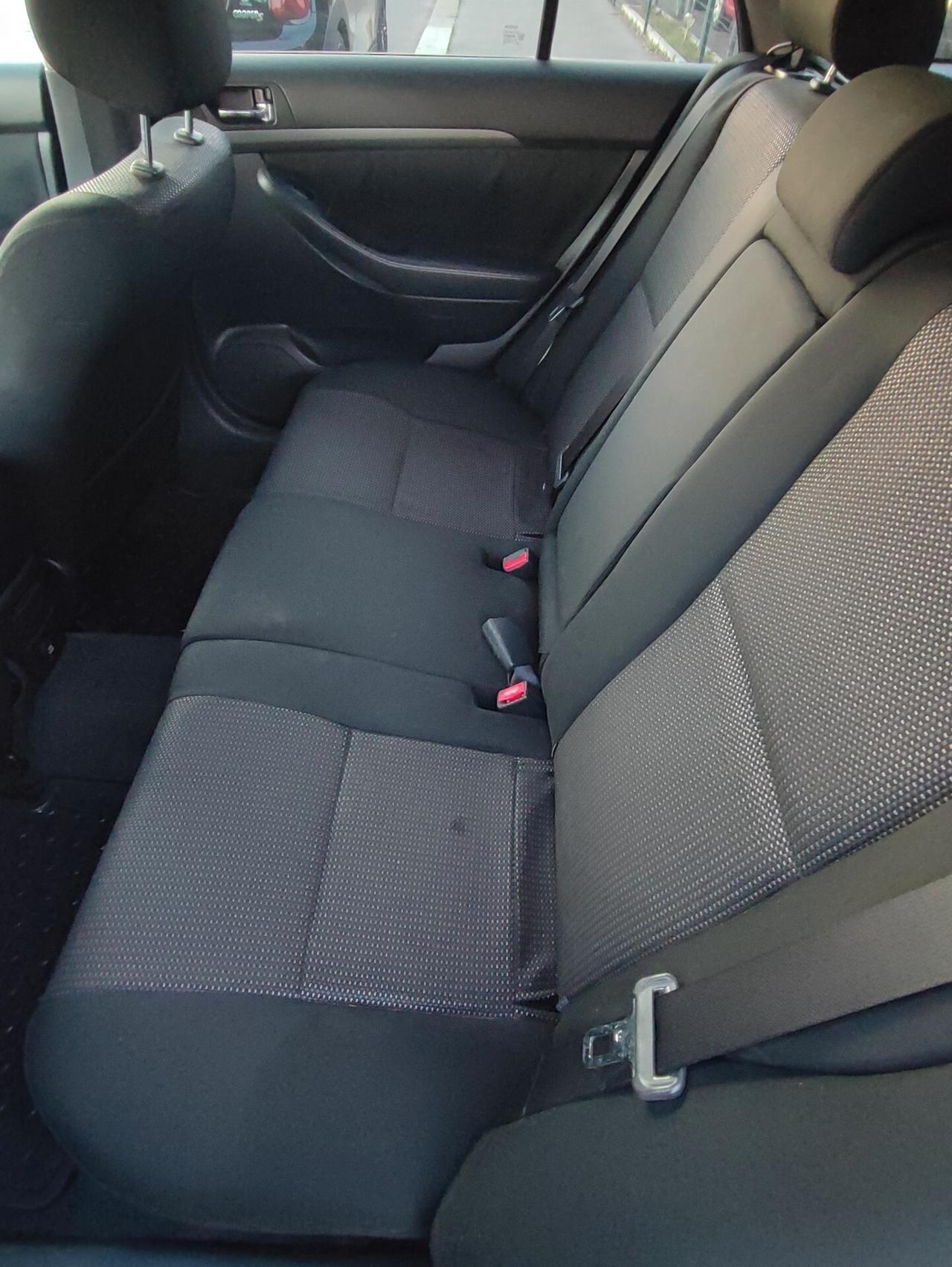 Toyota Avensis 2.0 D-4D 16V Station Wagon