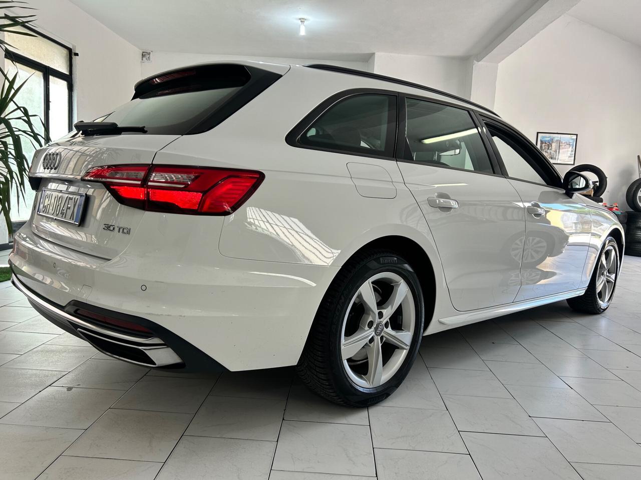 Audi A4 Avant 30 TDI/136 CV S tronic