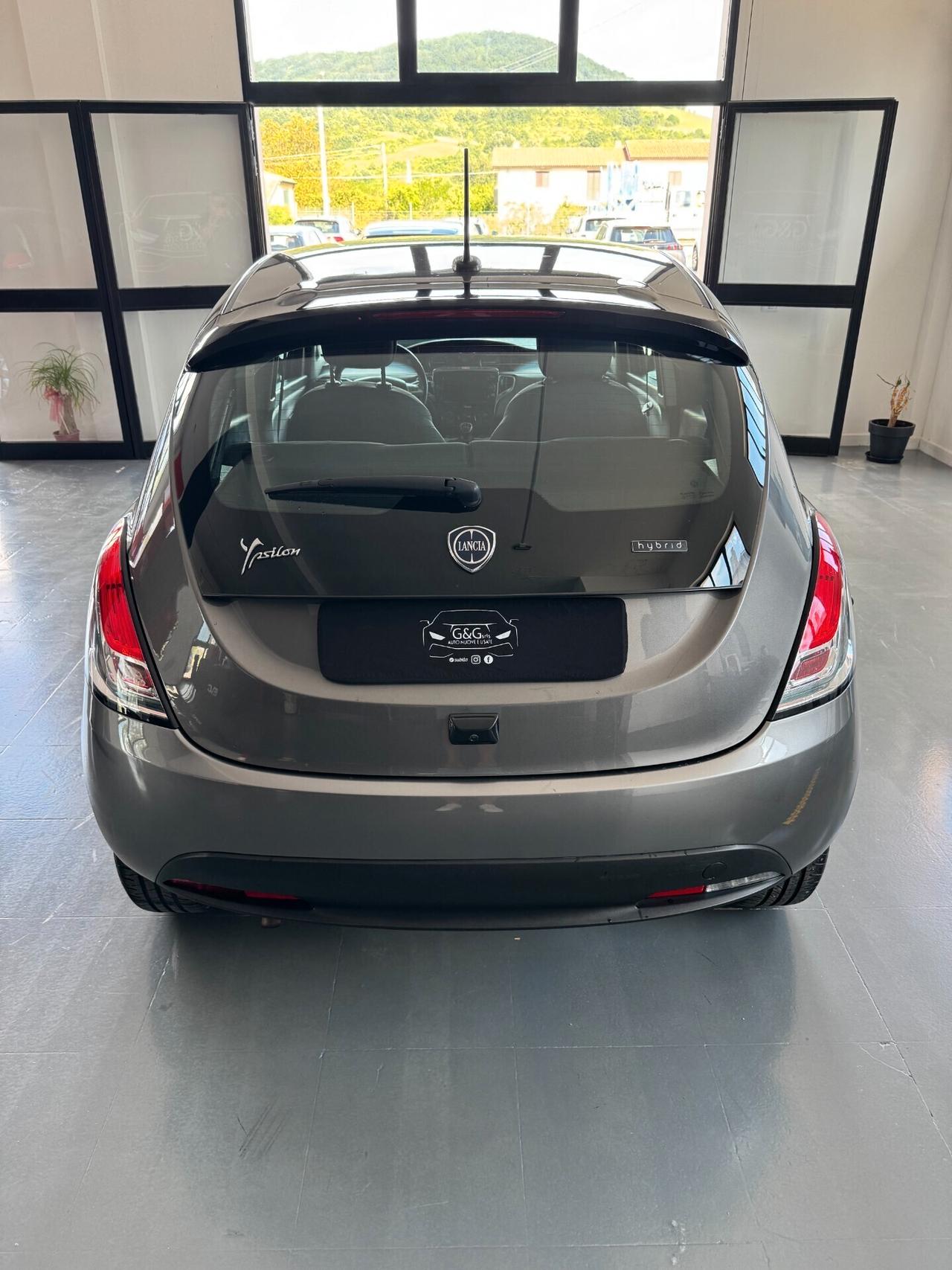 Lancia Ypsilon 1.0 FireFly Hybrid Gold - 2023