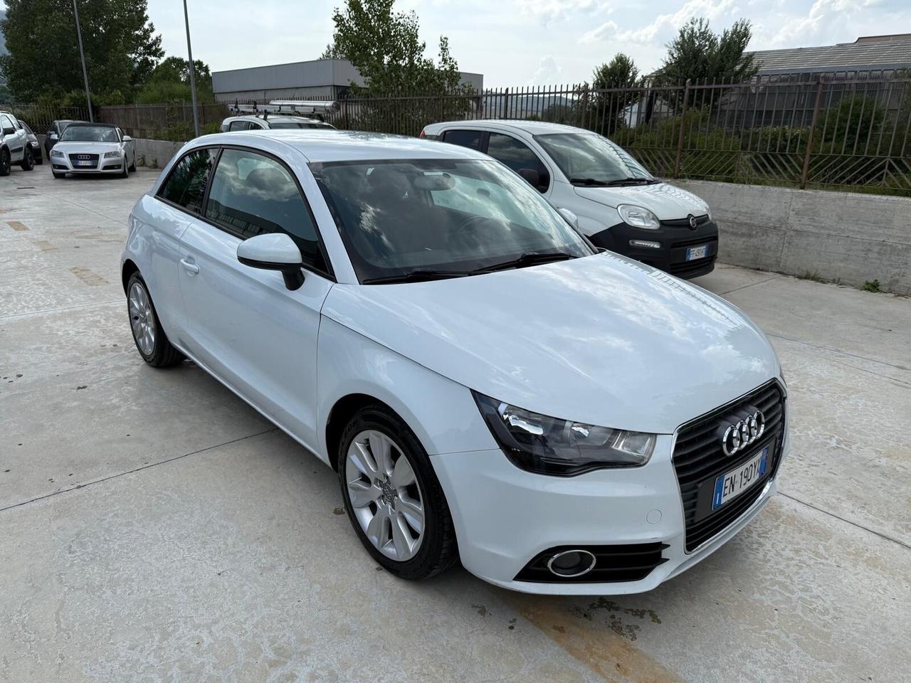 AUDI A1 1.6 TDI 90CV ATTRACTION (NEO PATENTATI)