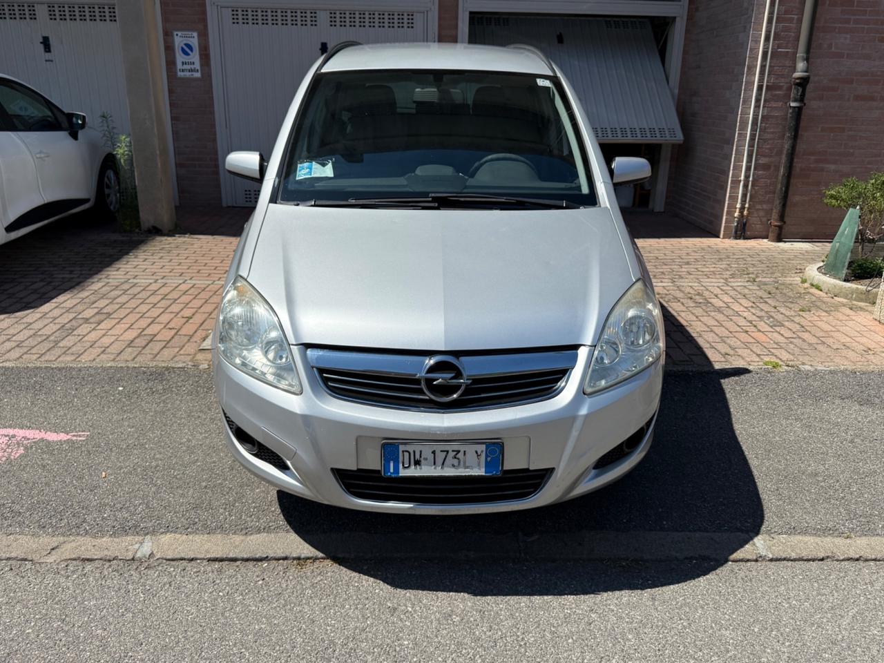 Opel Zafira 1.6 16V ecoM 94CV Cosmo