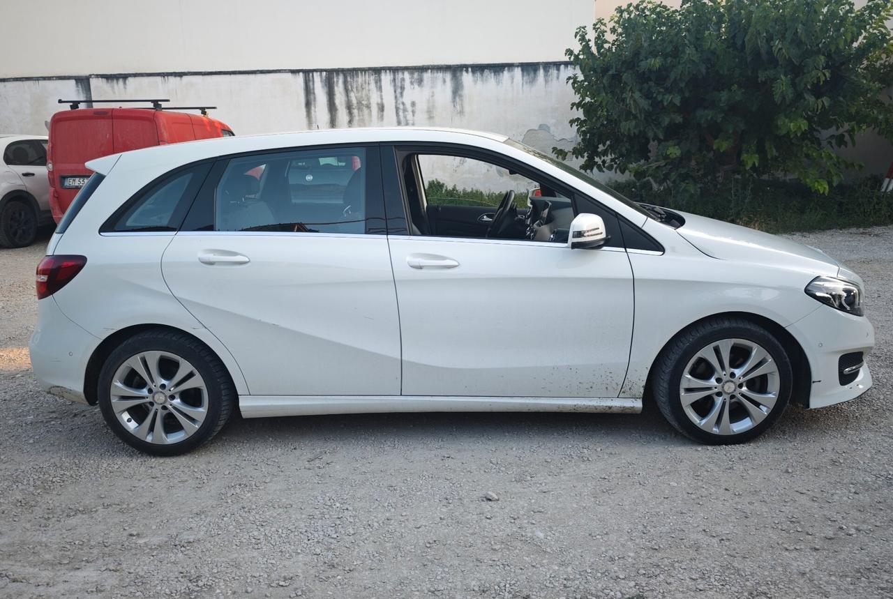 Mercedes-benz B 200 d Automatic Executive leggi