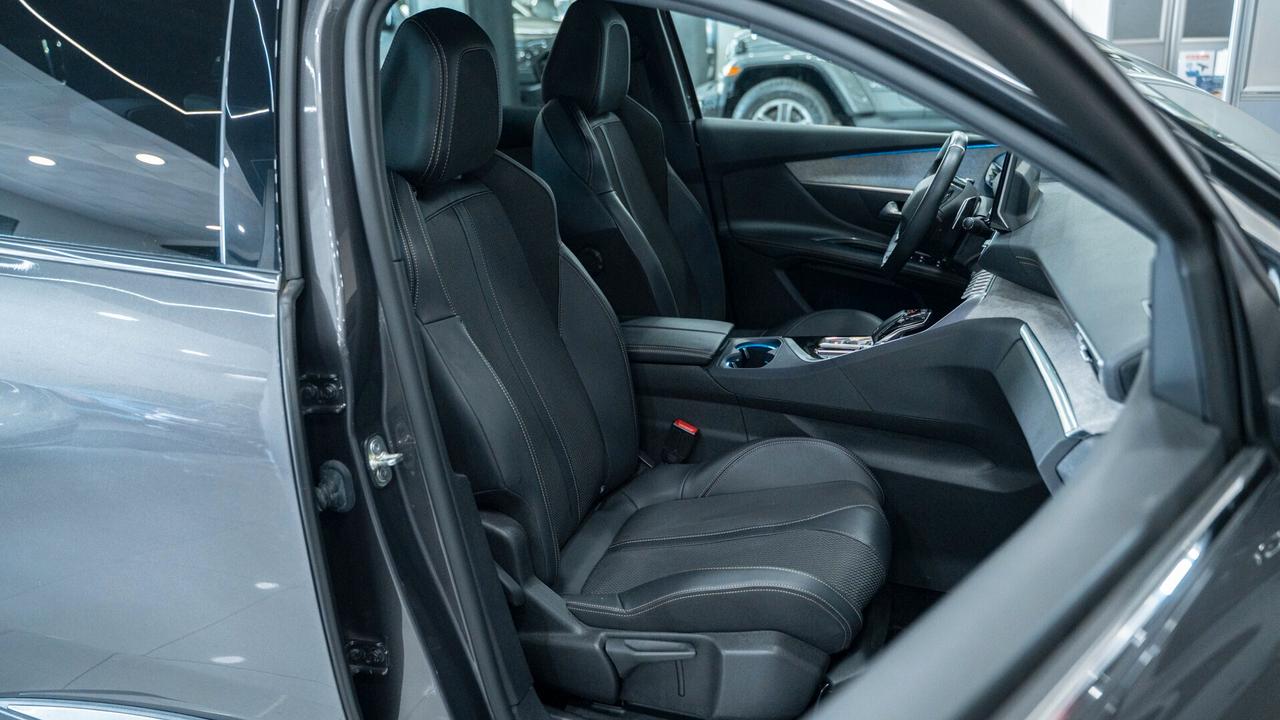 Peugeot 3008 1.5 BLUEHDI GT PACK SES 131 CV EAT8 AUTO VIRTUAL FULL OPTIONAL