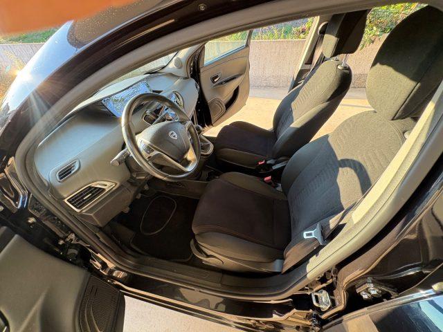 LANCIA Ypsilon 1.2 69 CV 5 porte Silver OK NEOPATENTATI