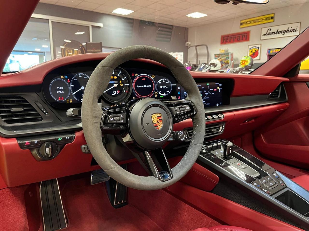 Porsche 911 Carrera 4 GTS Cabriolet