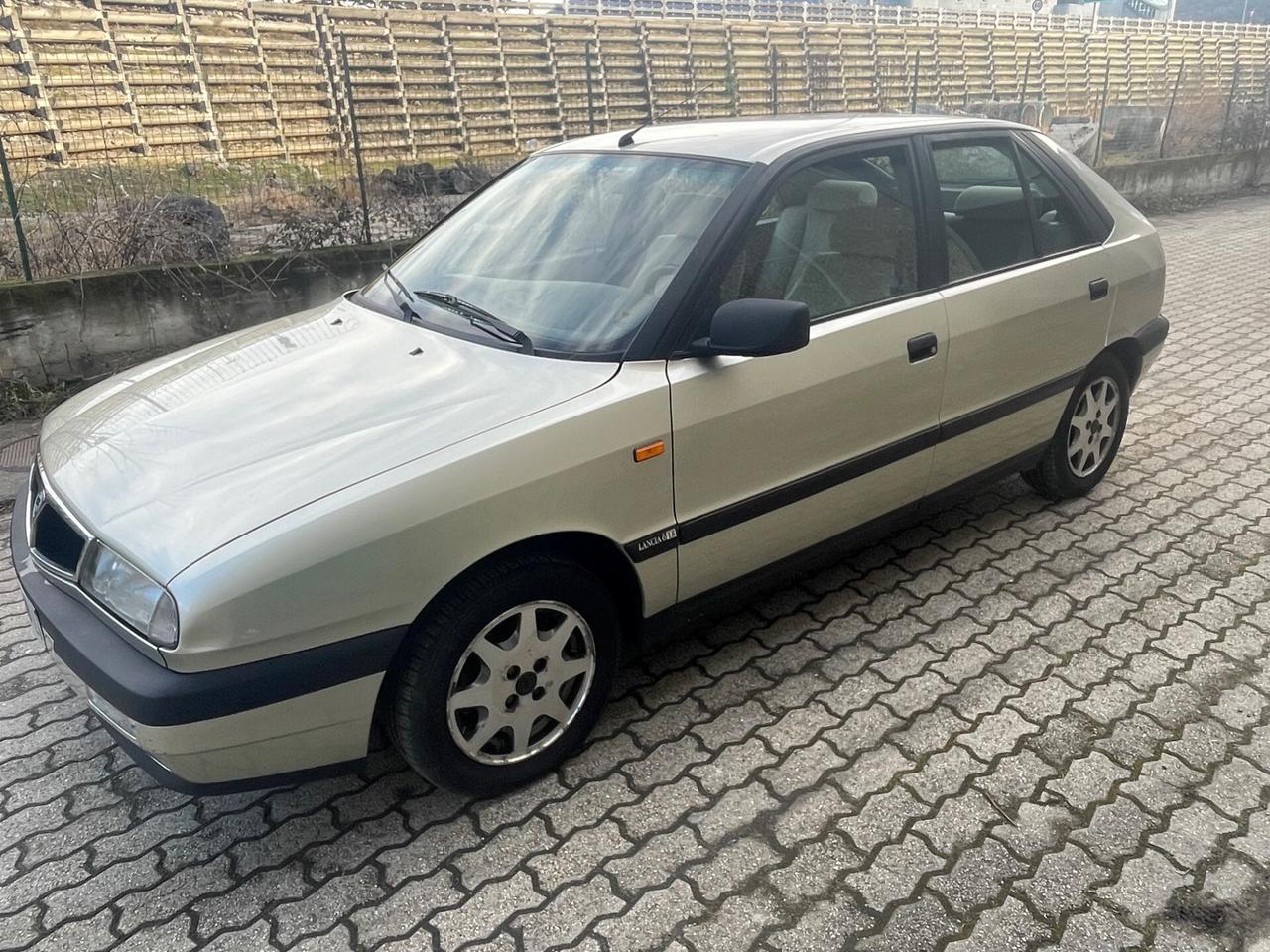 Lancia Delta 1.6 i.e. 5 porte LE