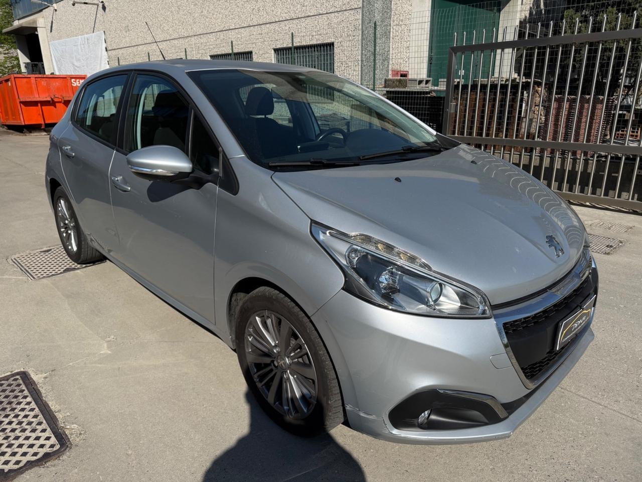 Peugeot 208 PureTech 82 5p. GPL Allure