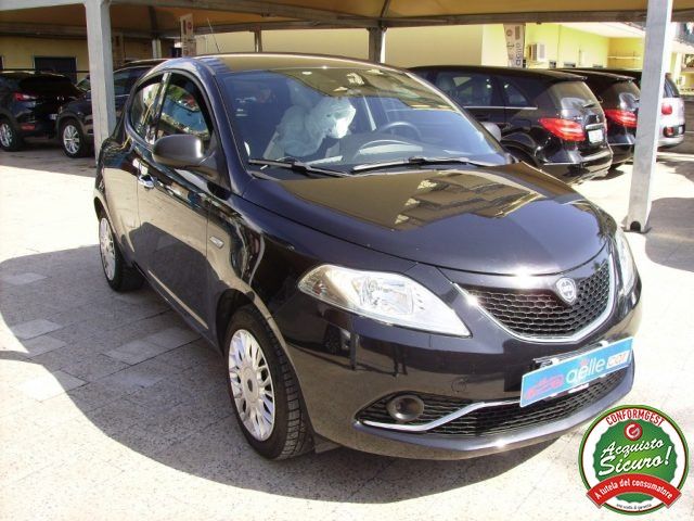 LANCIA Ypsilon 1.2 69 CV 5 porte GPL Ecochic Silver