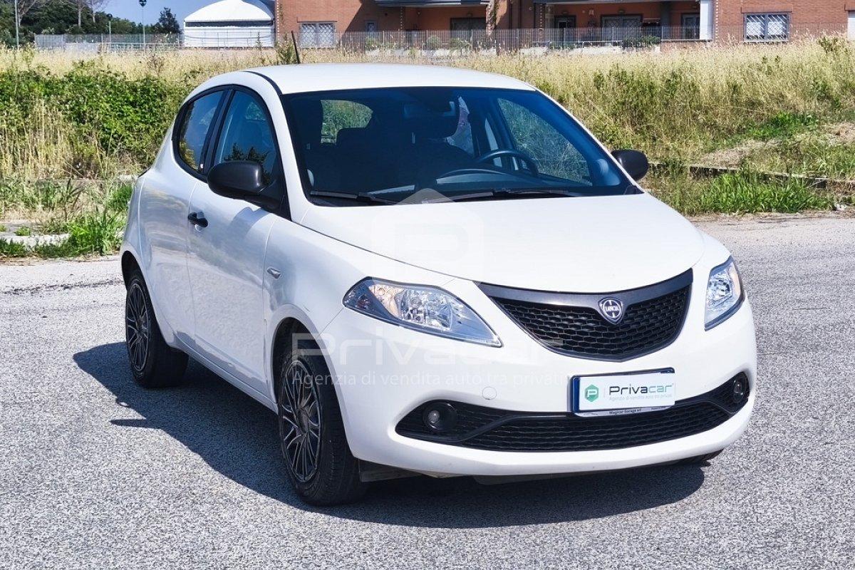 LANCIA Ypsilon 1.2 69 CV 5 porte GPL Ecochic Silver
