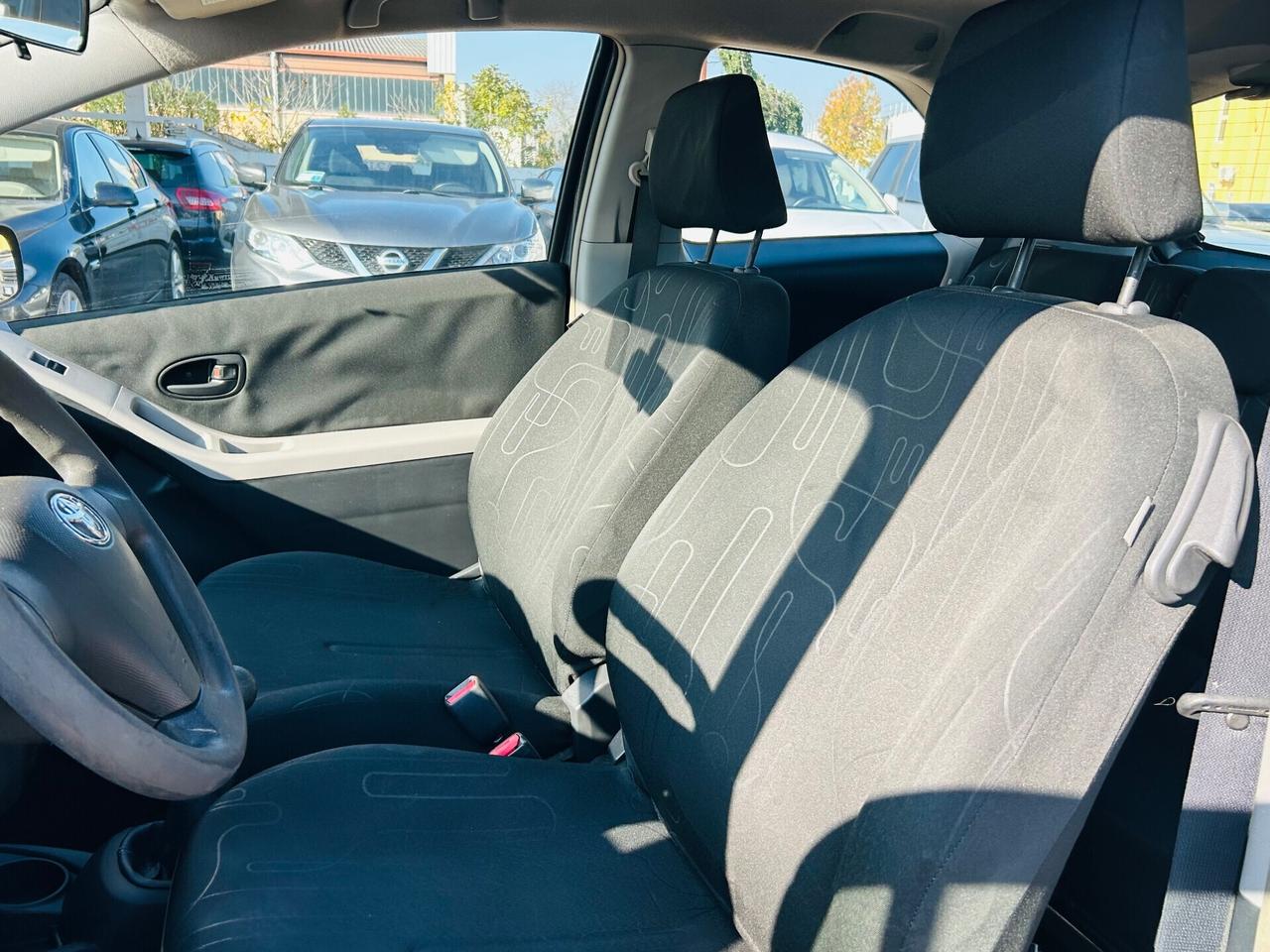 Toyota Yaris 1.0 3P Luxury pack