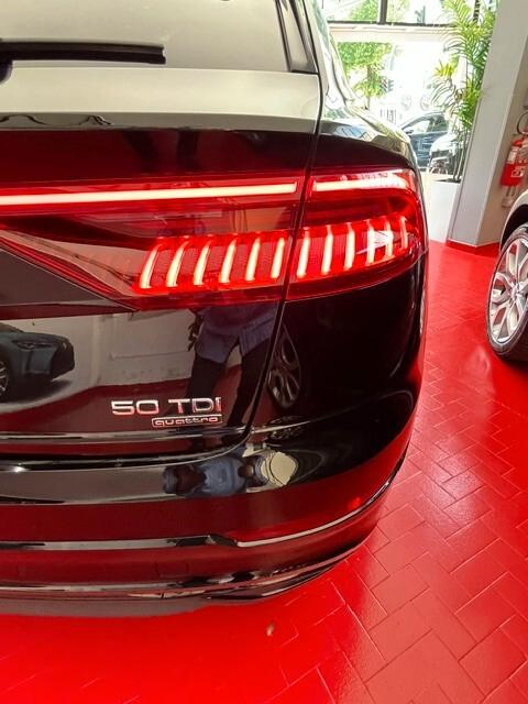 AUDI Q8 5.0 TDI 286CV QUATTRO TIPTRONIC SPORT S-LINE T TETTO NAVI CERCHI VIRTUAL TELECAMERA 360 GRADI