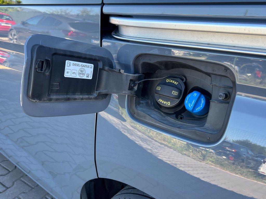 FORD Tourneo Connect 2.0 EcoBlue 122 CV Titanium del 2023