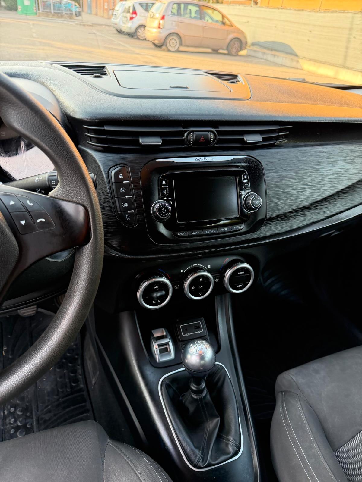 Alfa Romeo Giulietta 1.6 JTDM - NEOPATENTATI - 12 MESI DI GARANZIA -